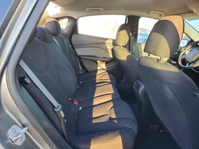 2013 DODGE DART SE  