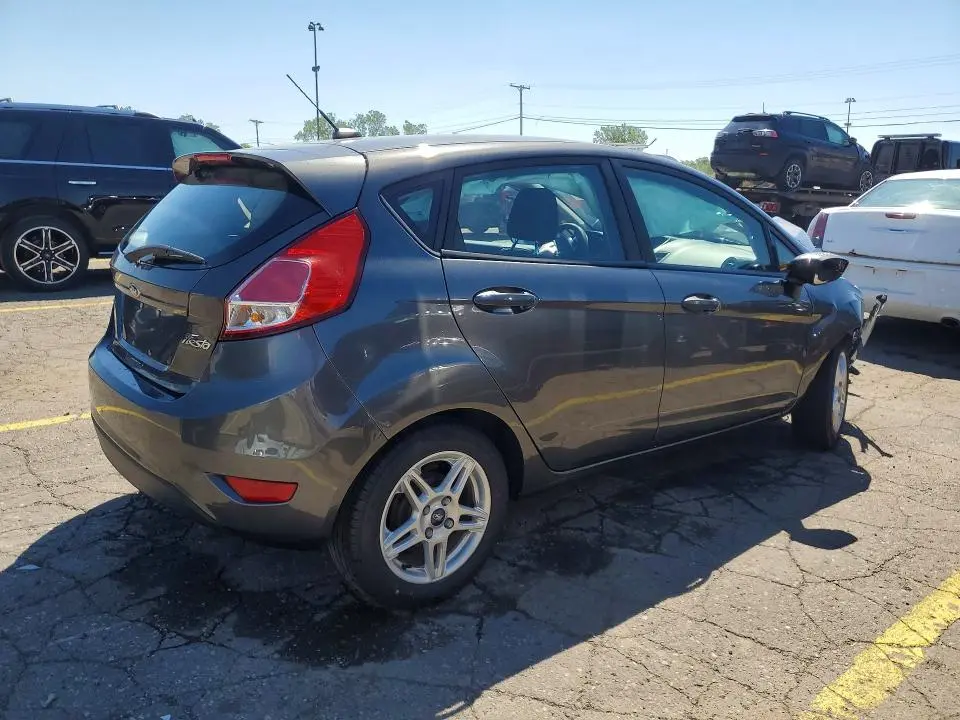 2017 FORD FIESTA SE  