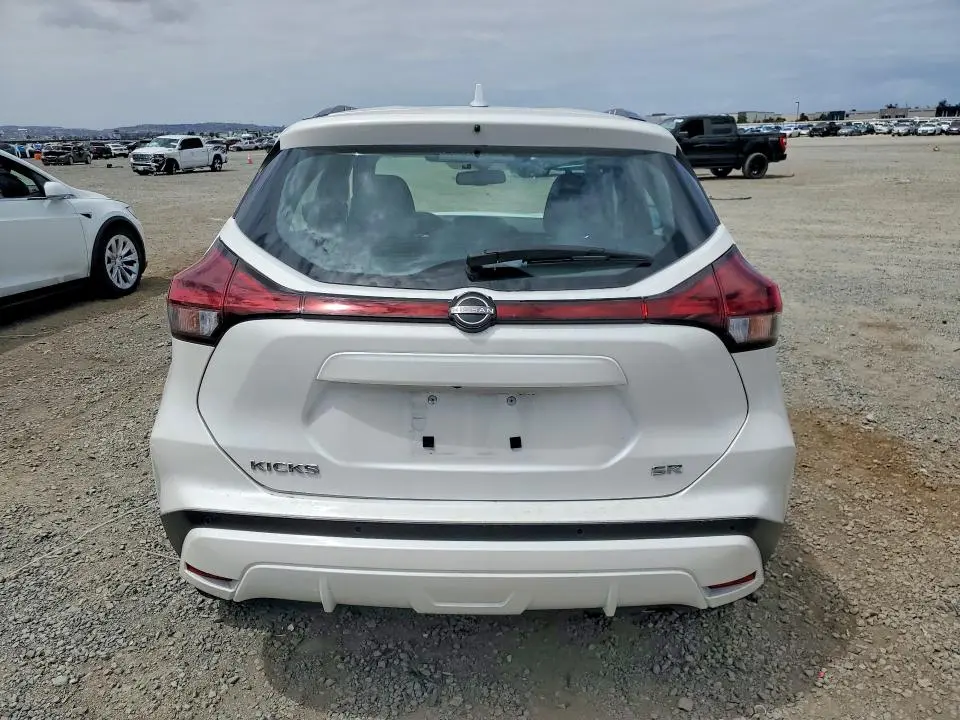 2024 NISSAN KICKS SR  