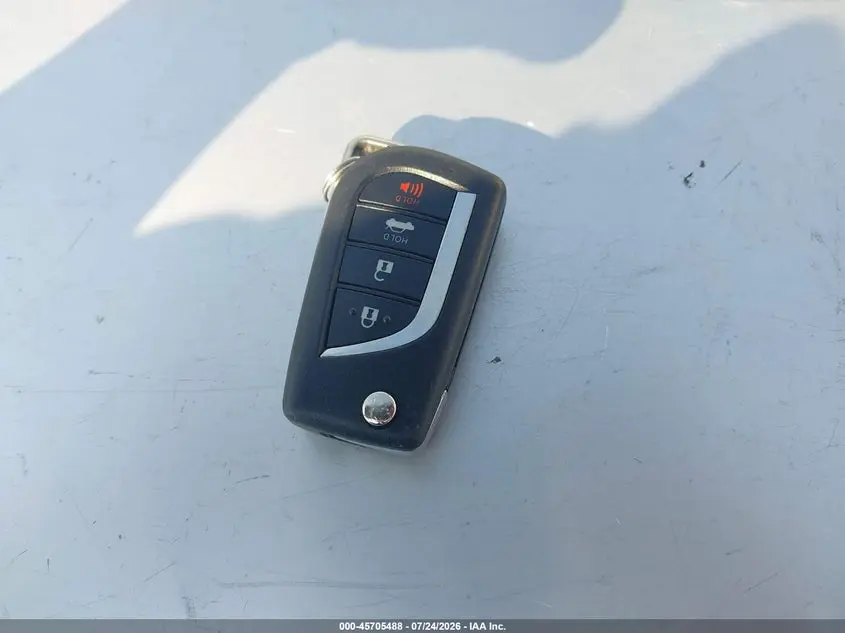 2019 TOYOTA CAMRY LE