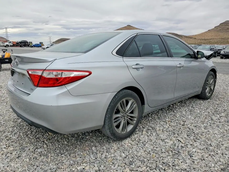 2017 TOYOTA CAMRY SE  