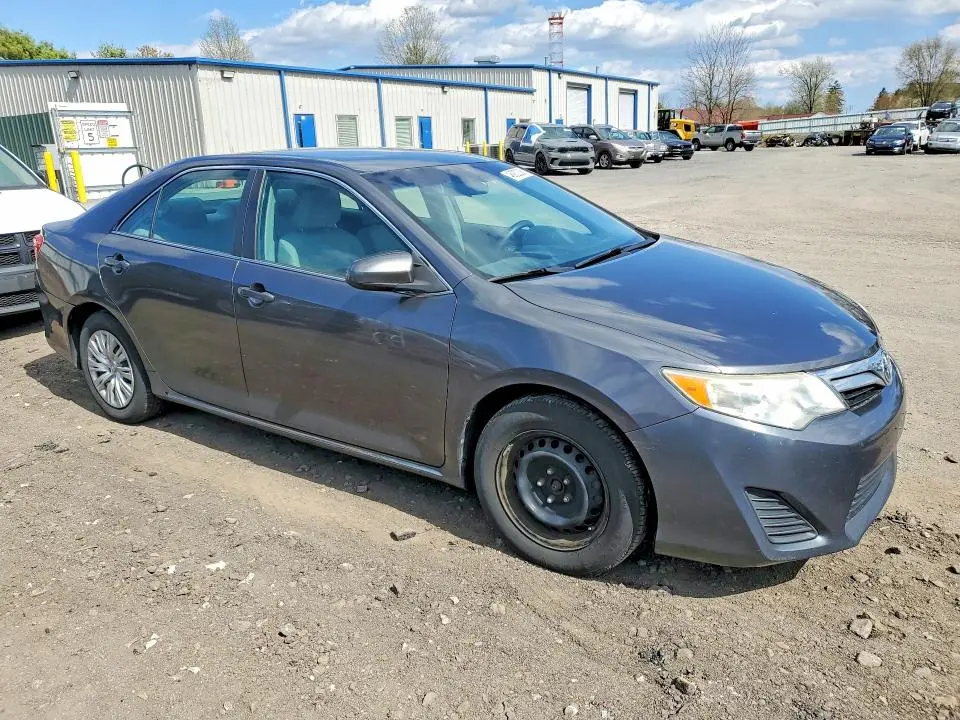 2013 TOYOTA CAMRY LE  