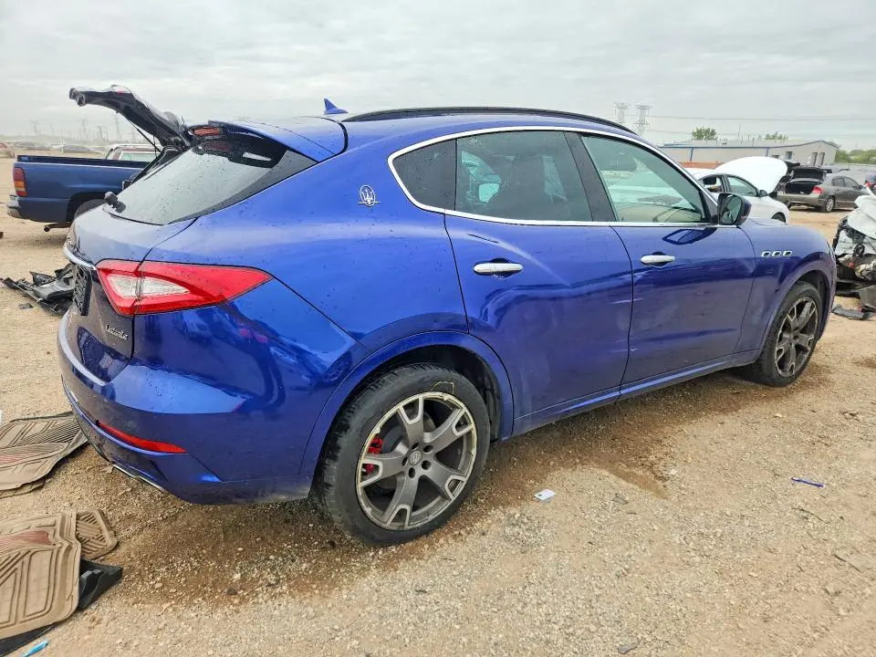 2017 MASERATI LEVANTE SPORT  