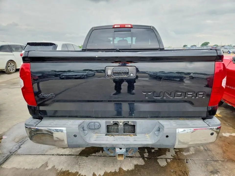 2017 TOYOTA TUNDRA SR5  