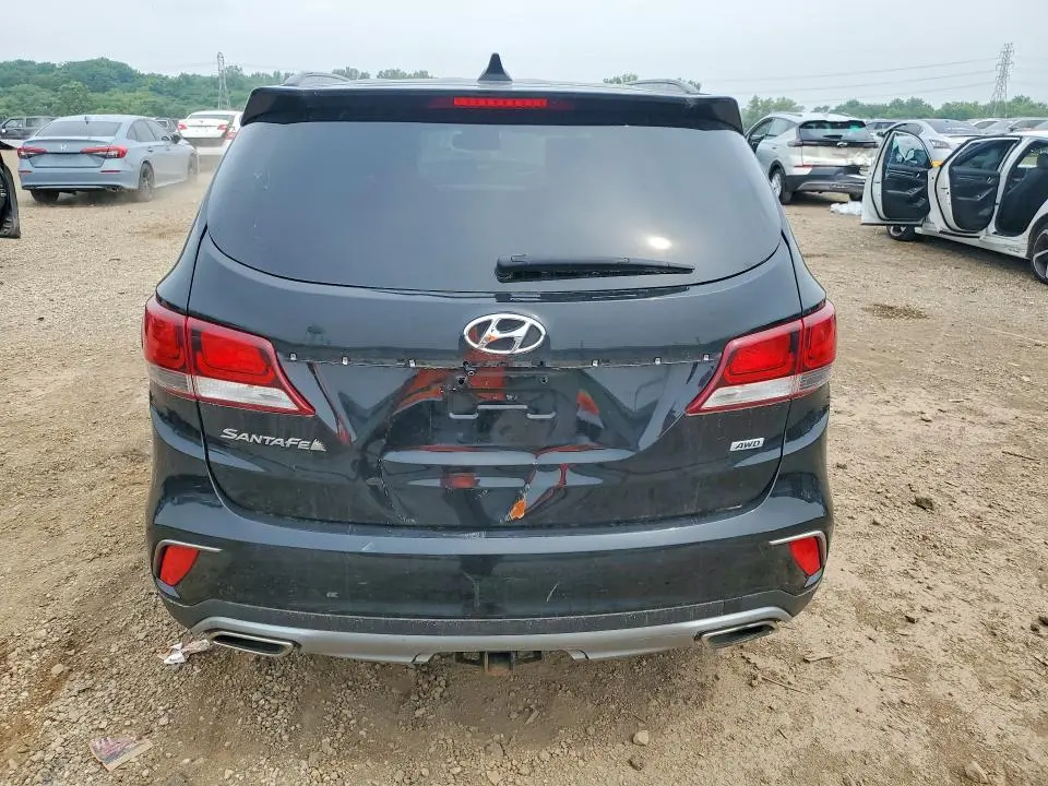2018 HYUNDAI SANTA FE SE  
