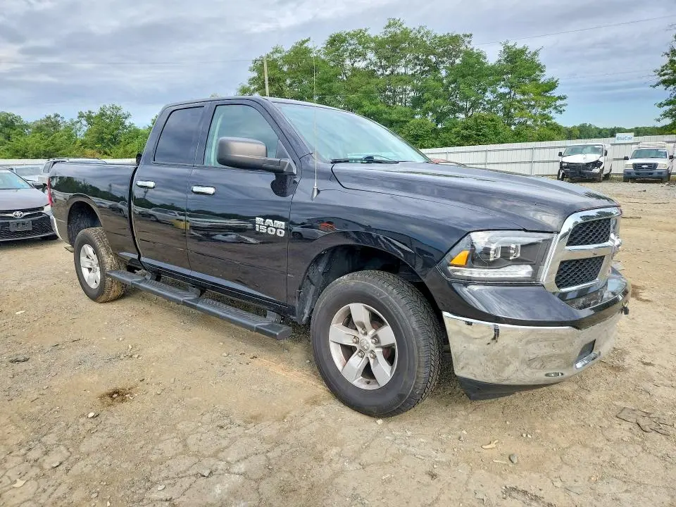 2017 RAM 1500 SLT  