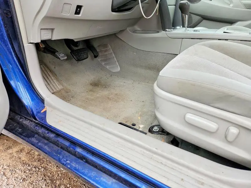 2011 TOYOTA CAMRY LE  