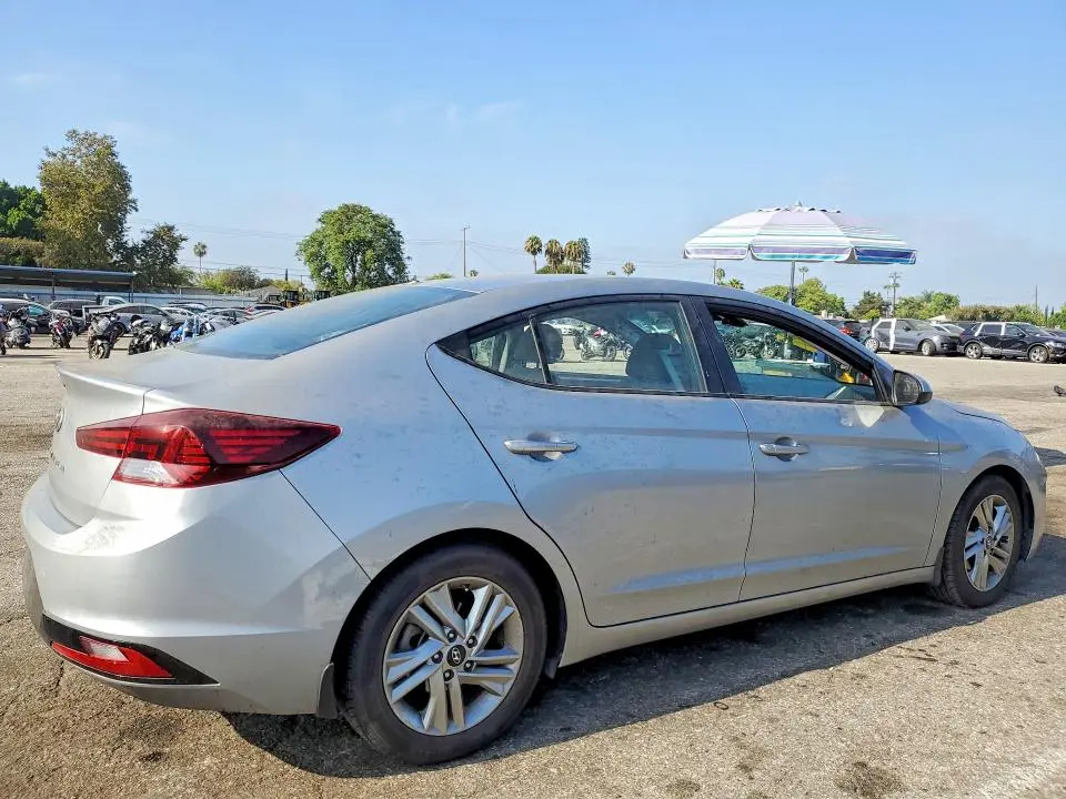 2020 HYUNDAI ELANTRA SEL  