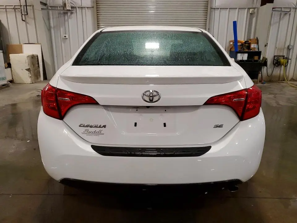 2017 TOYOTA COROLLA SE  