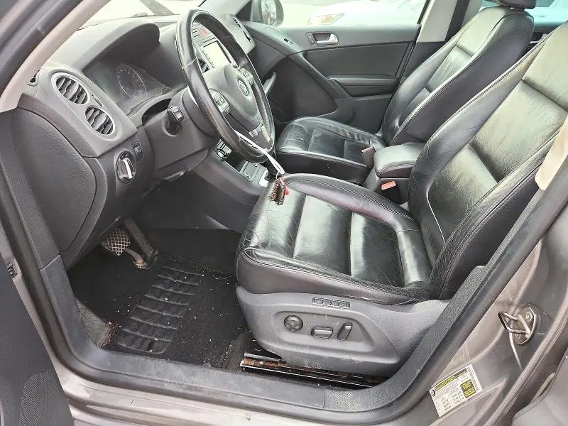 2011 VOLKSWAGEN TIGUAN S  