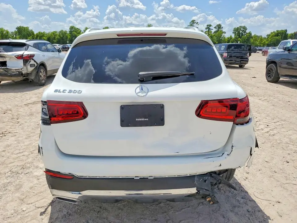 2022 MERCEDES-BENZ GLC 300  