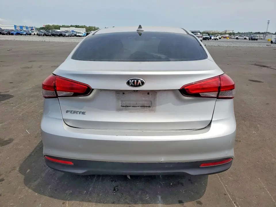 2018 KIA FORTE LX  