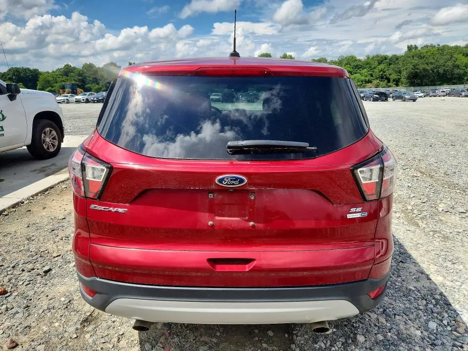 2017 FORD ESCAPE SE  
