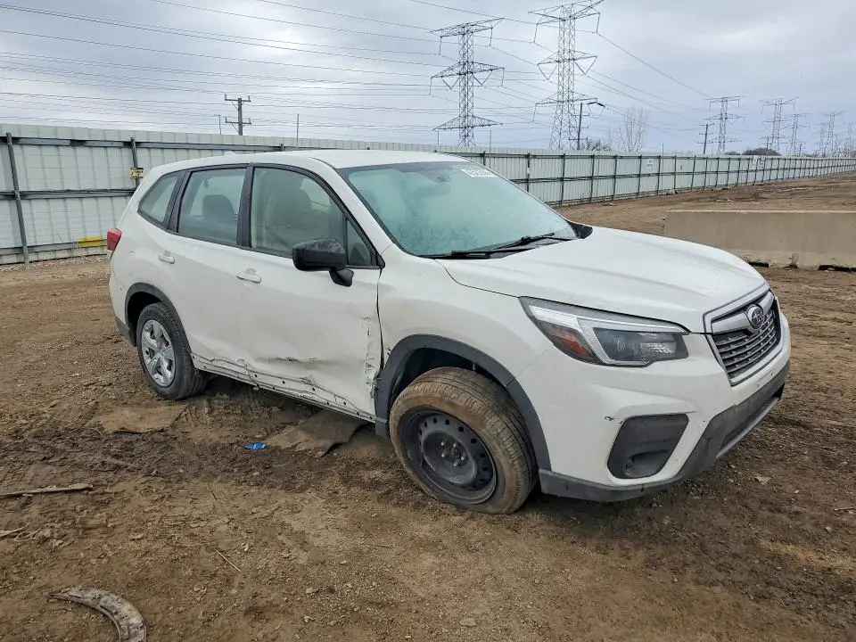 2021 SUBARU FORESTER   