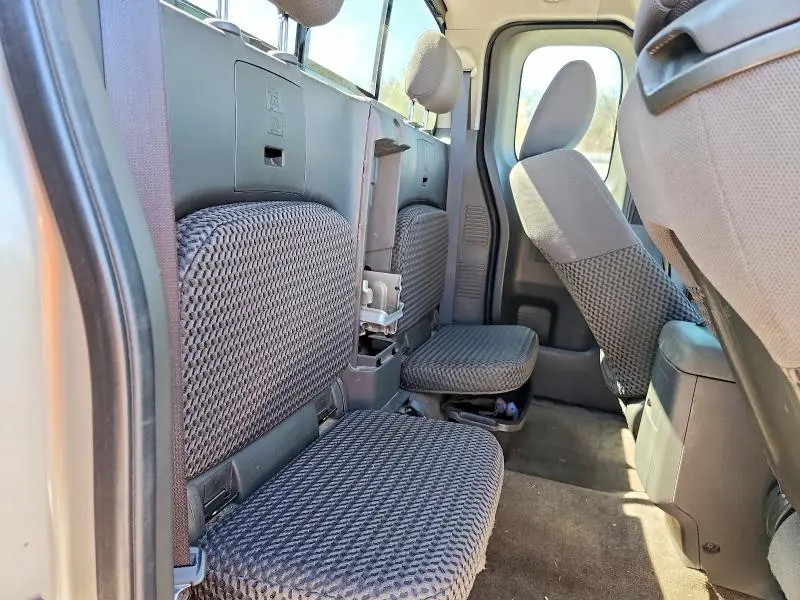 2013 NISSAN FRONTIER S  
