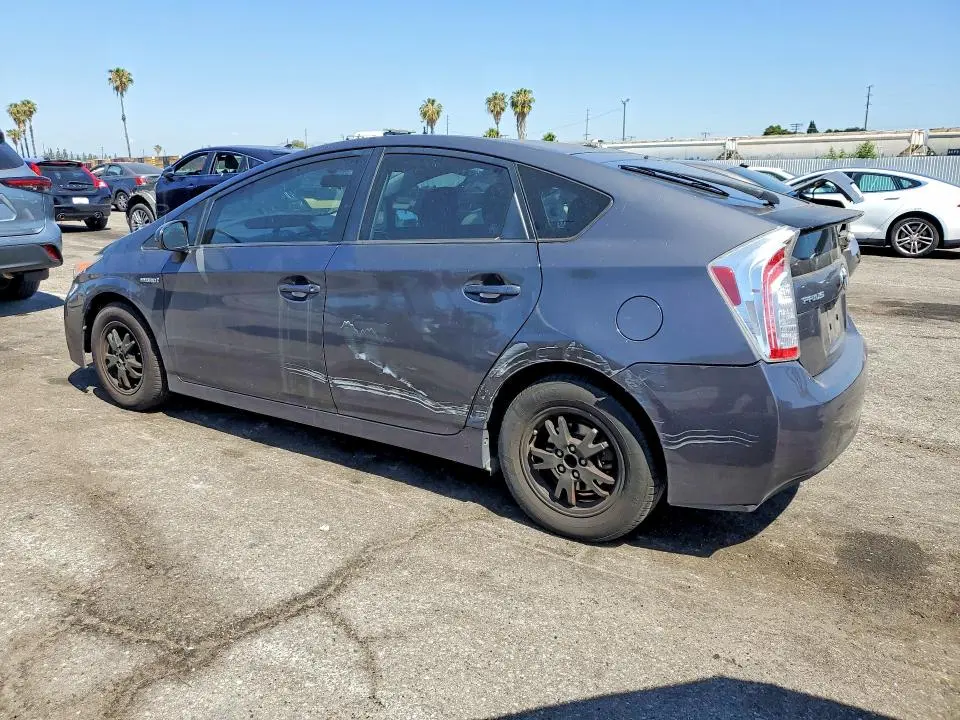 2013 TOYOTA PRIUS TWO  