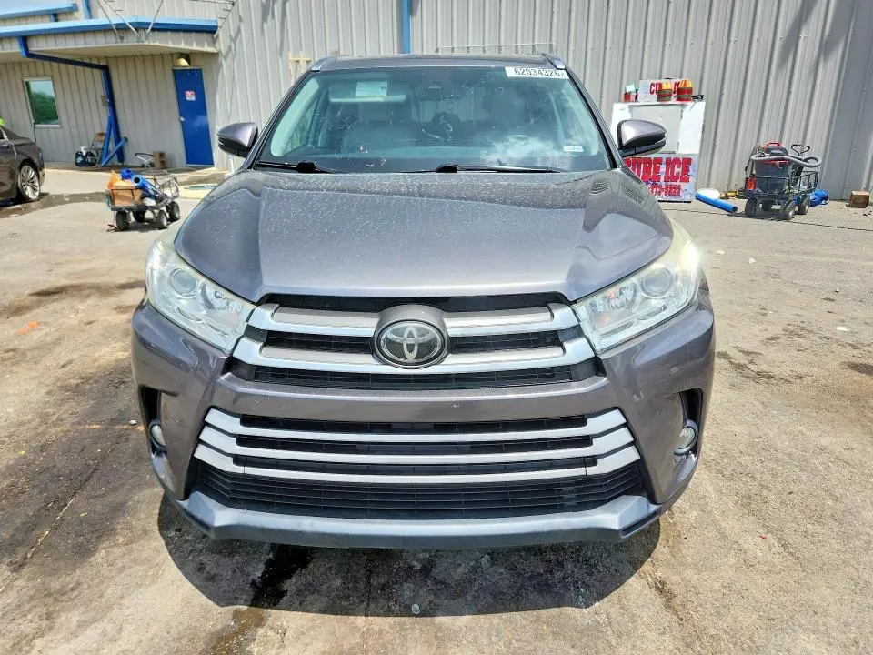 2018 TOYOTA HIGHLANDER XLE  