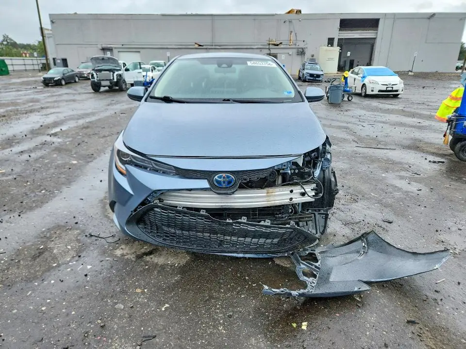 2021 TOYOTA COROLLA LE  