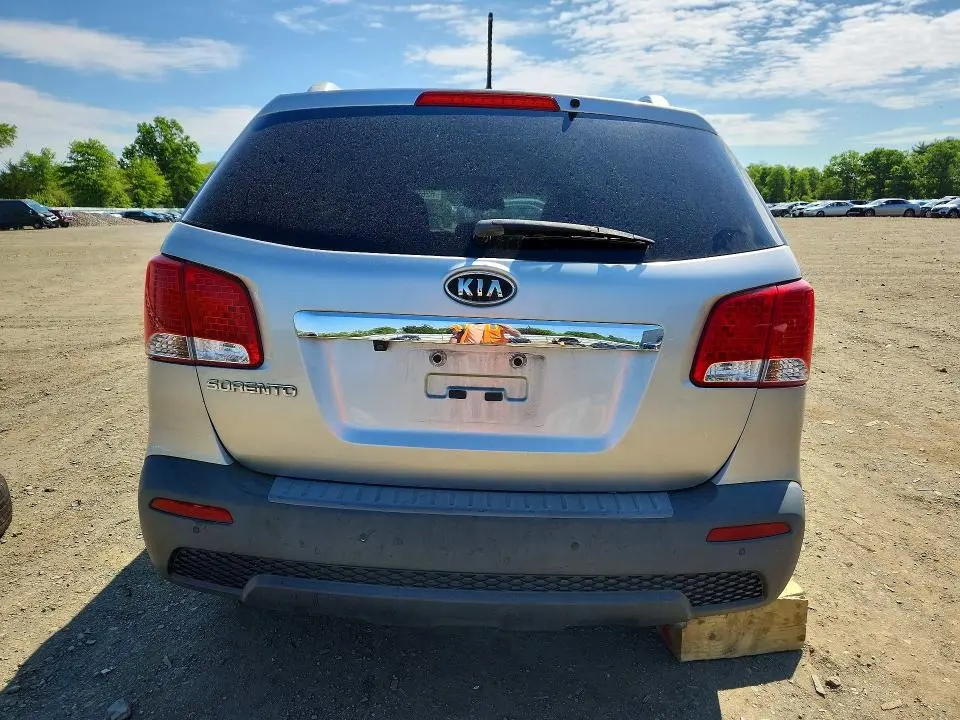 2013 KIA SORENTO LX  