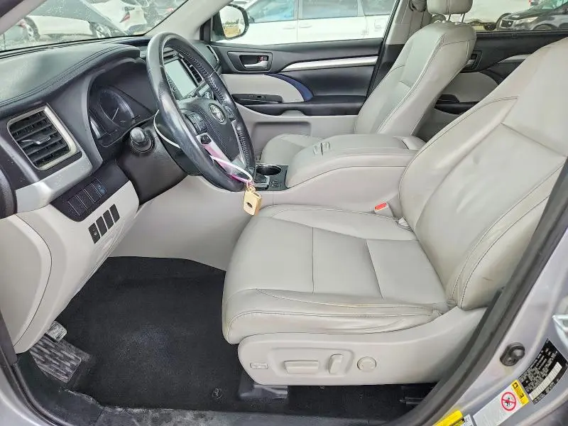 2016 TOYOTA HIGHLANDER XLE  