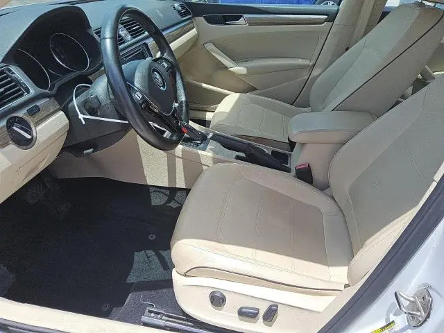 2016 VOLKSWAGEN PASSAT SE
