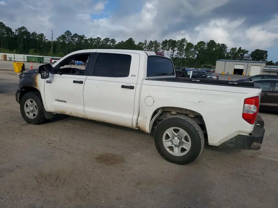 2018 TOYOTA TUNDRA CREWMAX SR5  