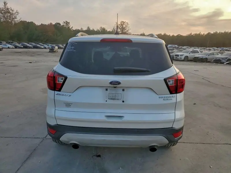 2019 FORD ESCAPE TITANIUM  