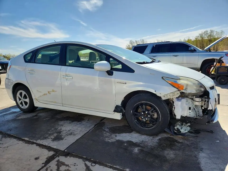 2014 TOYOTA PRIUS TWO  