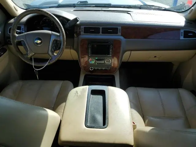 2011 CHEVROLET SUBURBAN C1500 LT  