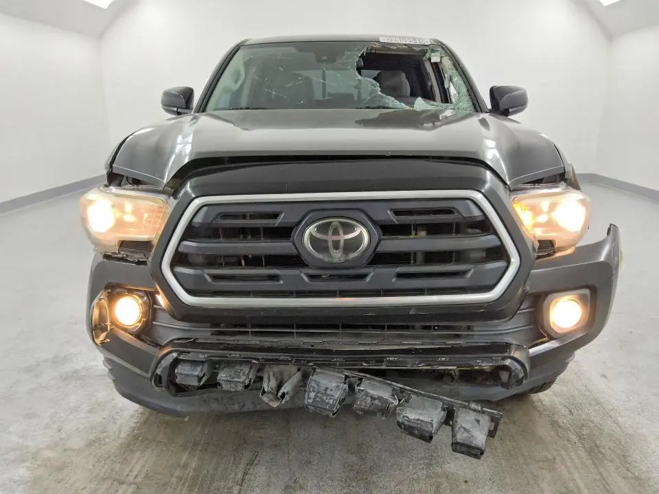 2018 TOYOTA TACOMA SR5  