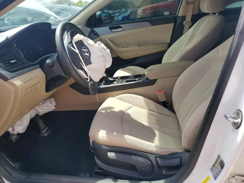 2019 HYUNDAI SONATA SE  