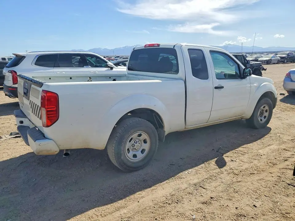 2017 NISSAN FRONTIER S  