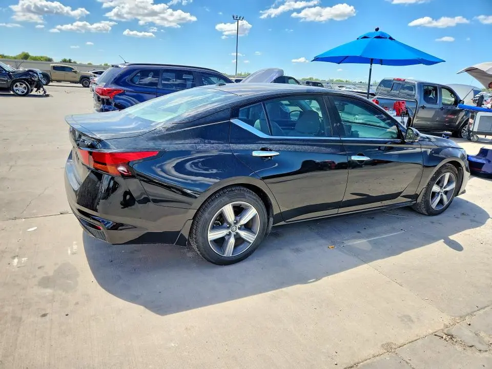 2019 NISSAN ALTIMA SV  
