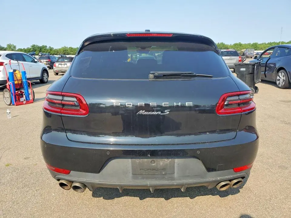 2016 PORSCHE MACAN S  