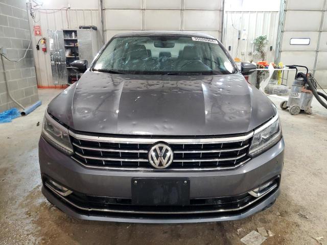 2017 VOLKSWAGEN PASSAT SE