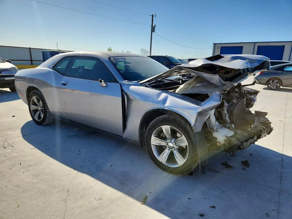 2015 DODGE CHALLENGER SXT  