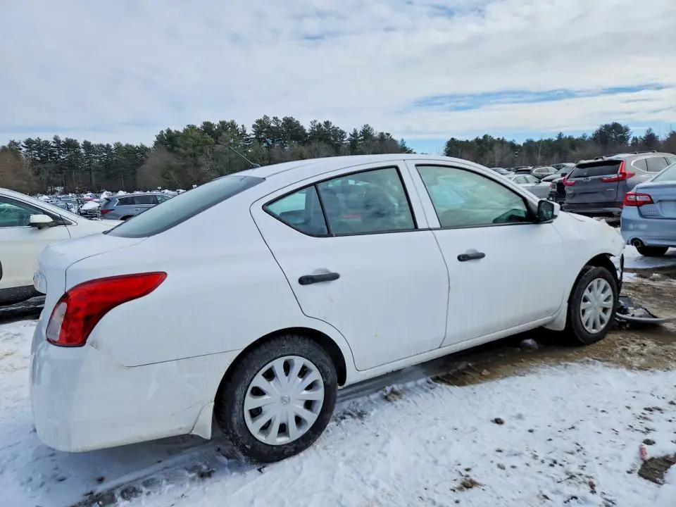 2019 NISSAN VERSA S  