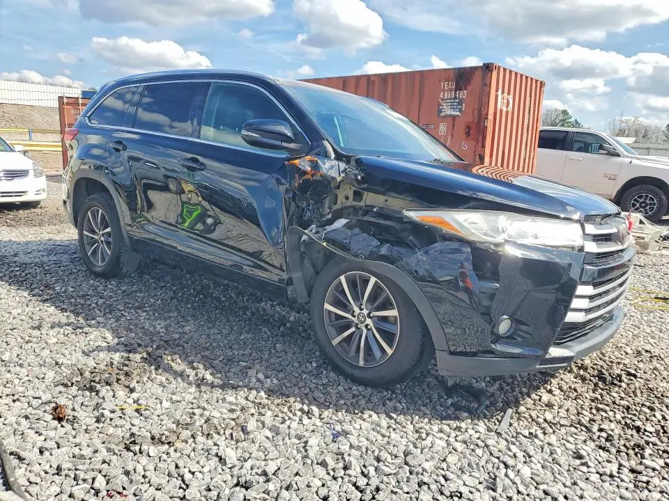 2017 TOYOTA HIGHLANDER XLE  