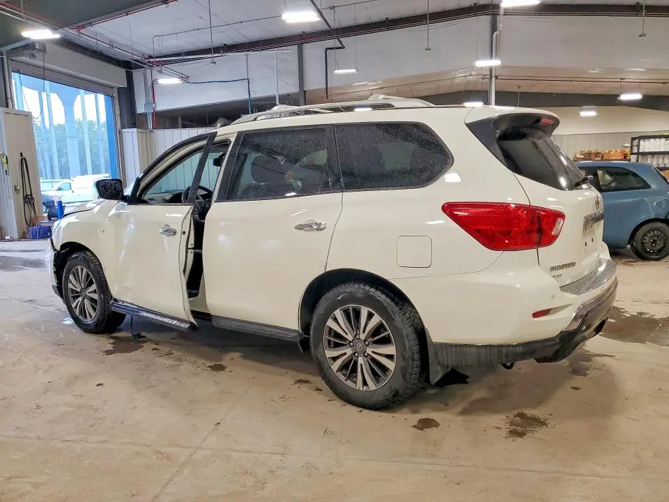 2017 NISSAN PATHFINDER SV  
