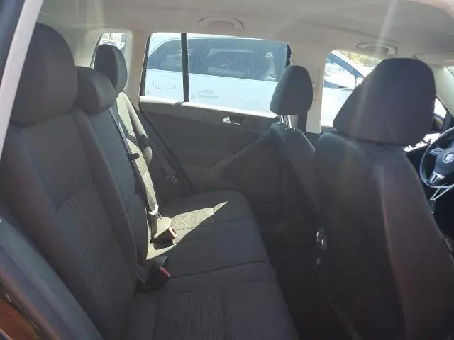 2013 VOLKSWAGEN TIGUAN S  