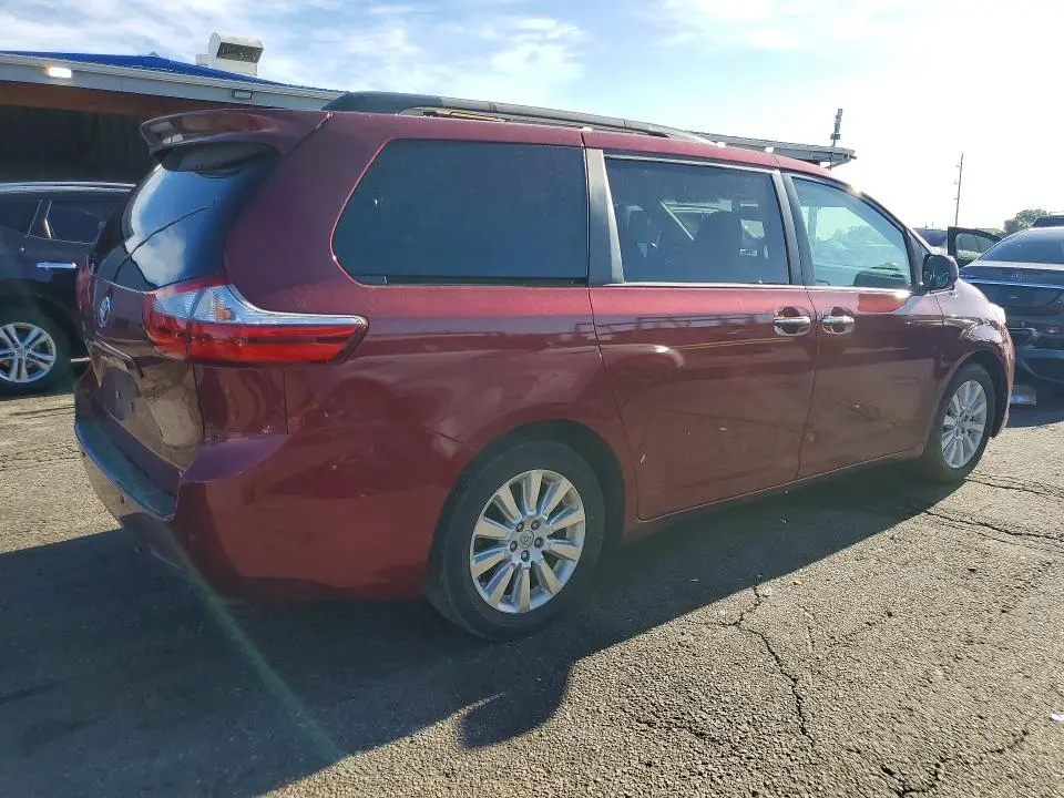 2015 TOYOTA SIENNA XLE 7-PASSENGER  