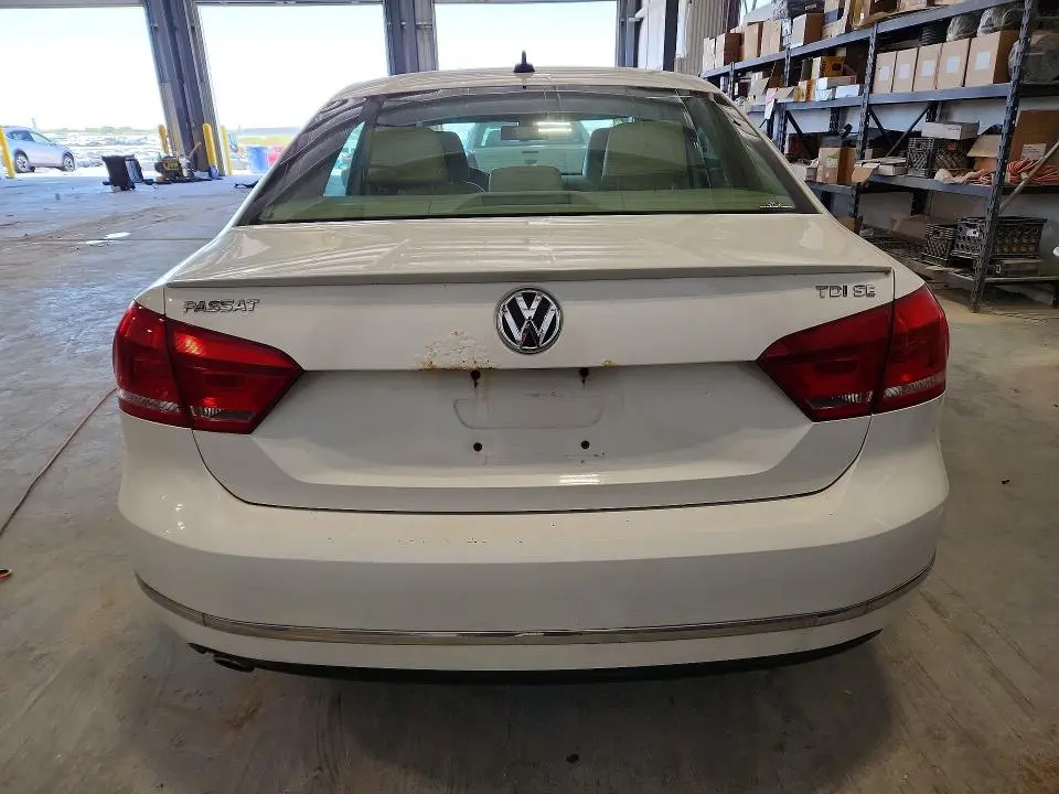 2013 VOLKSWAGEN PASSAT SE  