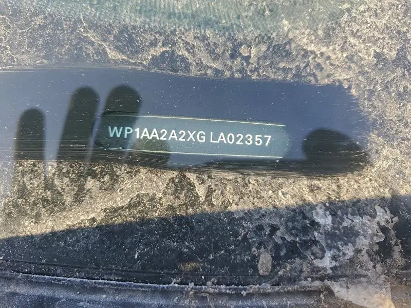 2016 PORSCHE CAYENNE   