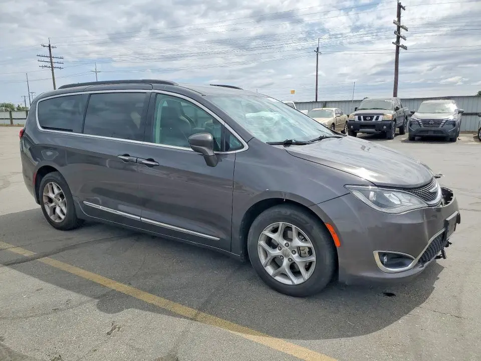 2017 CHRYSLER PACIFICA TOURING L  