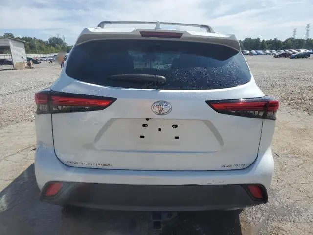 2022 TOYOTA HIGHLANDER XLE  