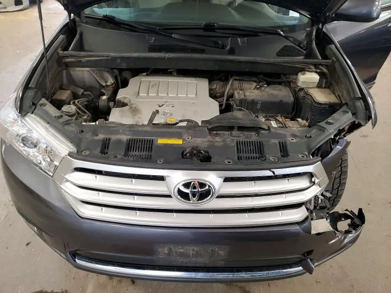 2013 TOYOTA HIGHLANDER BASE  