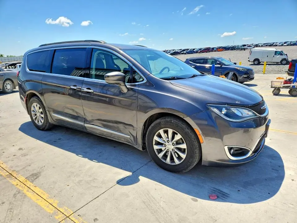 2017 CHRYSLER PACIFICA TOURING L  