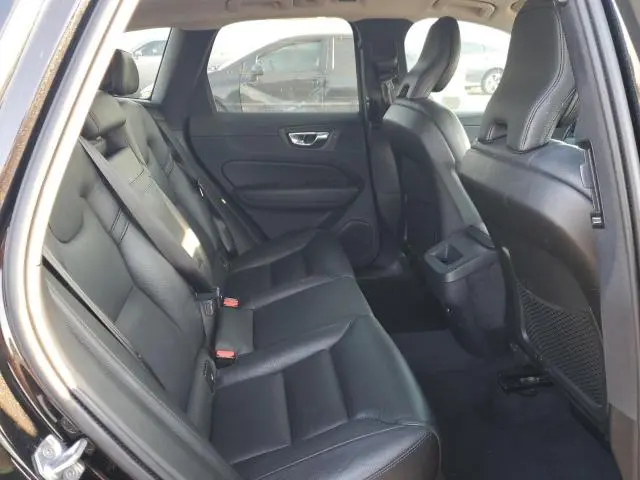 2019 VOLVO XC60 T5 MOMENTUM  