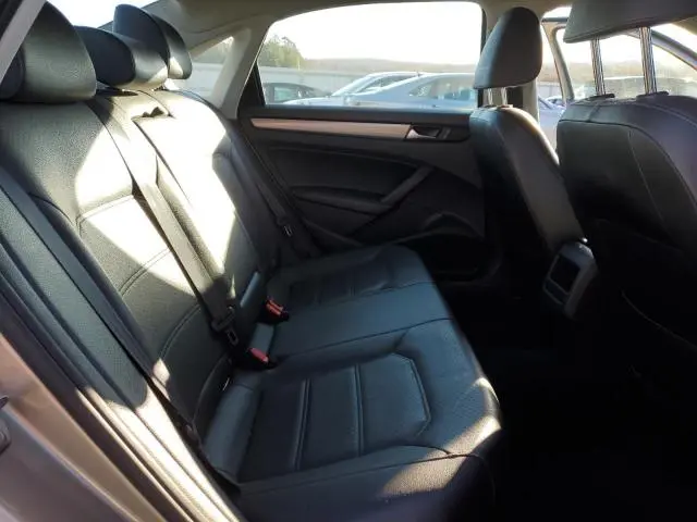 2015 VOLKSWAGEN PASSAT S  