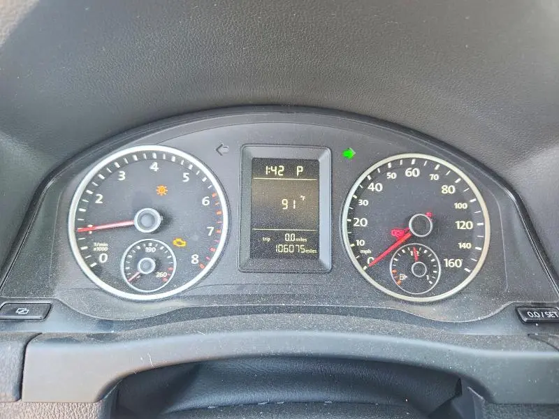 2011 VOLKSWAGEN TIGUAN S  
